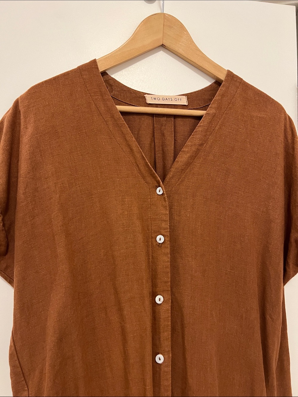 Two Days Off Linen Dress in Rust - Picture 2 of 6